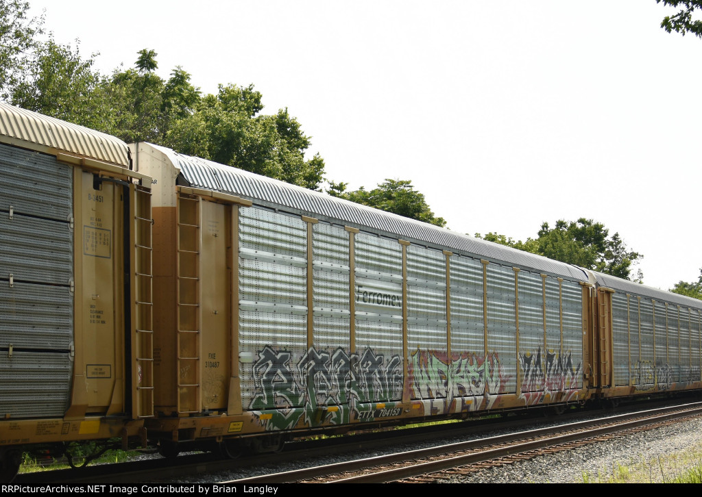 704153